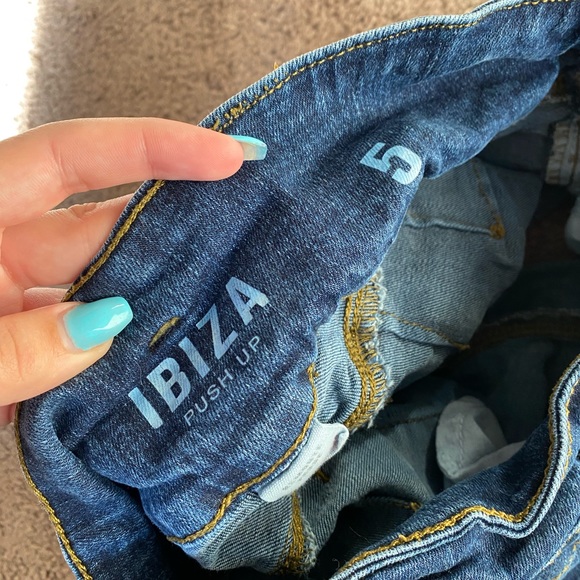 Denim shorts - Picture 3 of 4